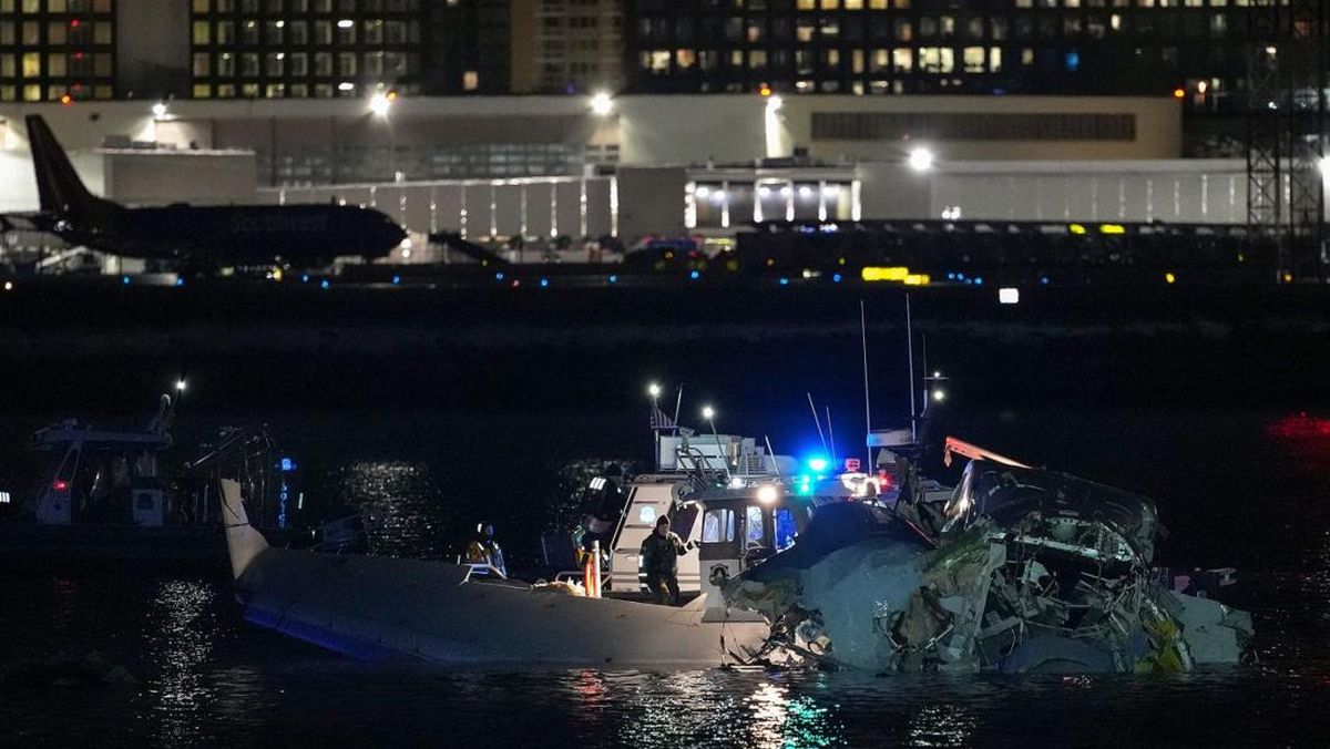 finfeng_Trump Murka Sesalkan Pilot Black Hawk Tidak Menghindar dari Tabrakan