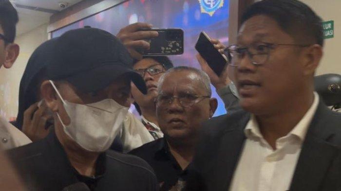 finfeng_Bareskrim Polri Resmi Menahan Kades Kohod Pemalsuan Dokumen Pagar Laut Tangerang