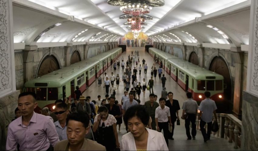 Ada 39 Lantai  Bawah Tanah Stasiun Kereta Terdalam Di dunia Di Chongqing China