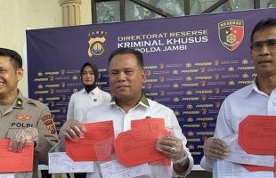 Karyawati Bank Jambi Bobol Uang Nasabah Hingga Rp7 Miliar, Digunakan untuk Judi Online