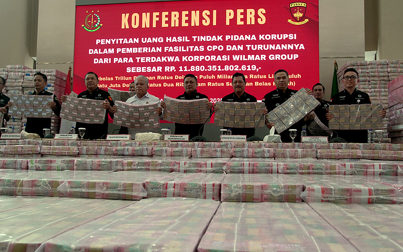 finfeng_Penampakan Tumpukan uang