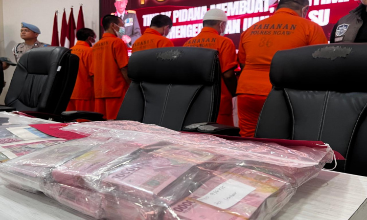 finfeng_Polisi Gerebek 2 Kades Pembuat dan Pengedar Uang Palsu di Ngawi